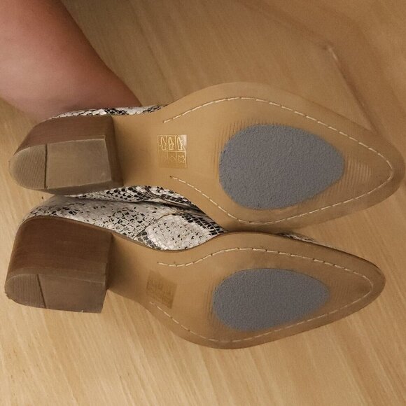 Journee Collection Snake Print Ankle Boots 7 - Picture 6 of 7